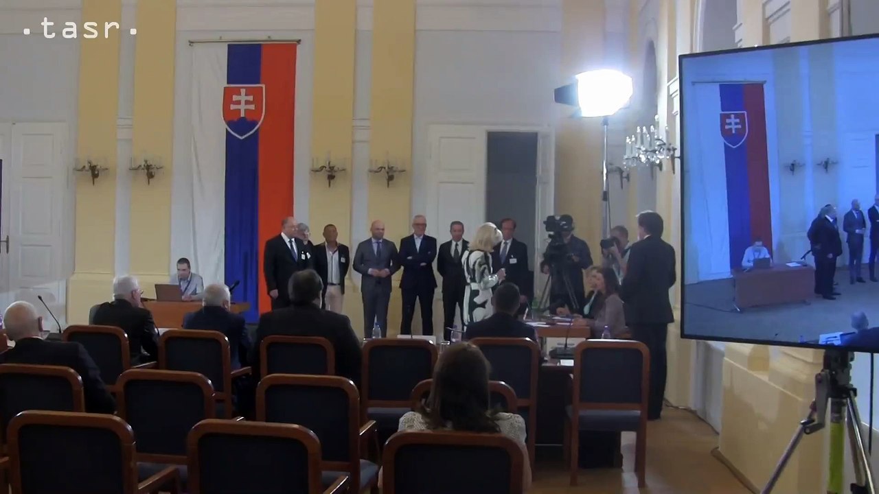 Začalo sa vypočutie kandidátov na nového generálneho riaditeľa RTVS