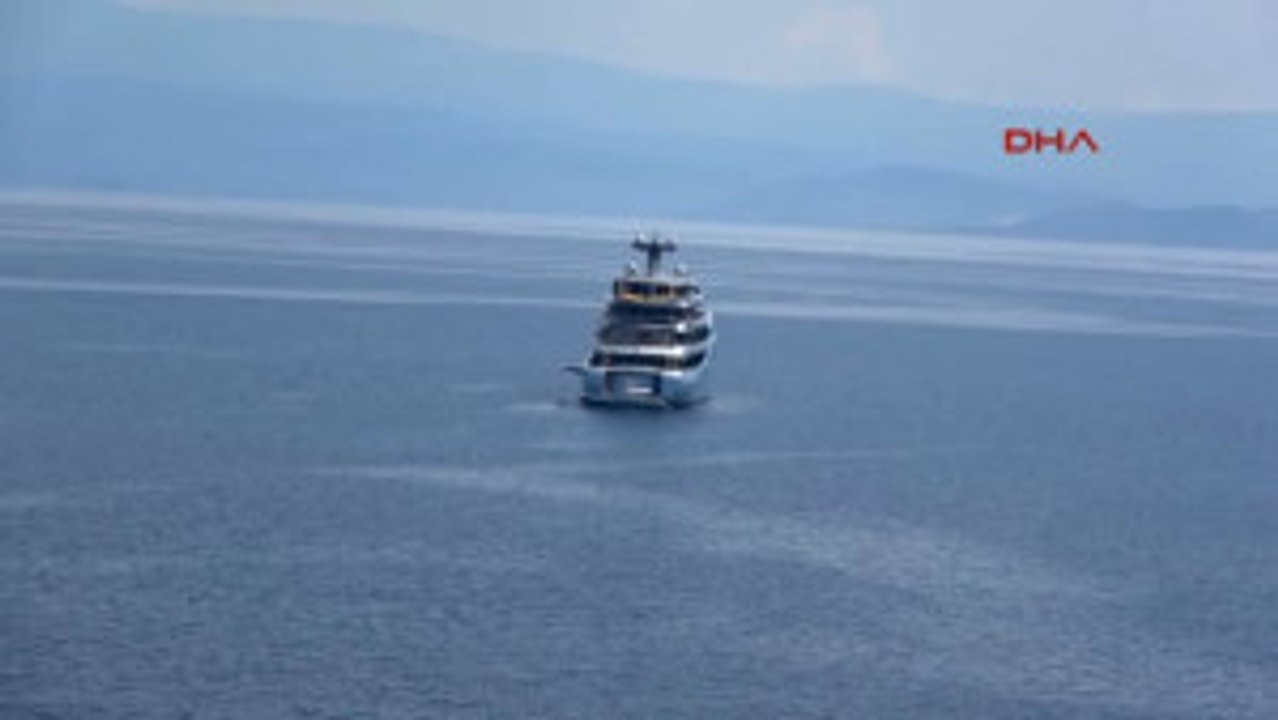Bodrum Ingiliz Milyarderin Torunları Halk Plajında Eğlendi