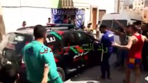 إنفراد..أول فيذيوا يوثق لحظة إعتقال ناصر الزفزافي من أمام منزله بالحسيمة  وسط إحتجاجات السكان