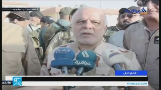 حيدر العبادي يحيي أبطال الحشد الشعبي الذي تقدم باتجاه الحدود السورية