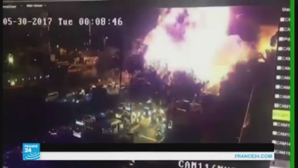 شاهد الصور الأولى للتفجير الذي ضرب حي الكرادة ببغداد