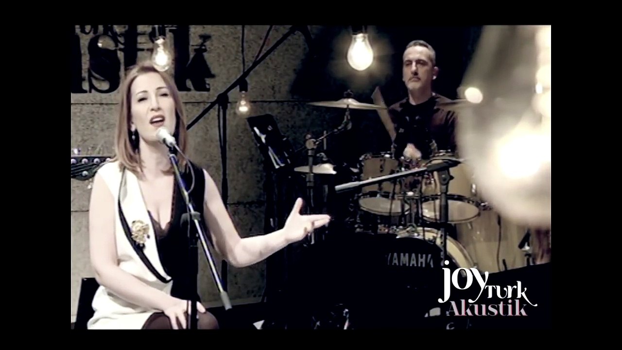 Yonca Lodi-Sana Birşey Olmasın Akustik