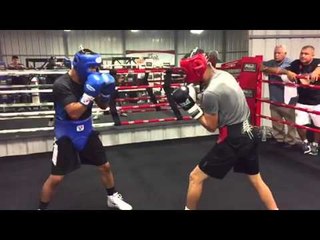 One of Best Fighters In World Mikey Garcia Sparring An Artist In Ring - esnews