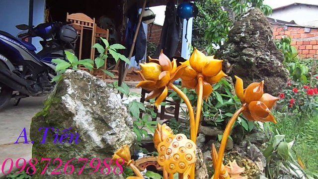 Chú Bướm Bay Lượn Quanh Hoa Sen Gỗ ( Phải Chăng Đạt Trình Độ Giống Hoa Thật )