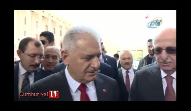 Binali Yıldırım'dan kabine revizyonu sorusuna iki kelimelik yanıt