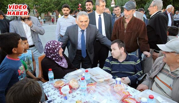 (30 MAYIS 2017) BAŞKAN BÜYÜKKILIÇ, İFTAR’DA KEYKUBAT SAKİNLERİ İLE BULUŞTU…