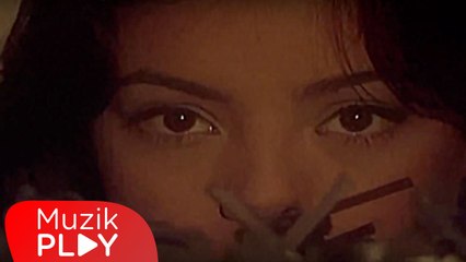 Ebru Gündeş - Ben Daha Büyümedim