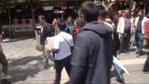 Nuriye Gülmen ve Semih Özakça'ya Destek Veren Gruba Polis Biber Gazı Ile Müdahale Etti
