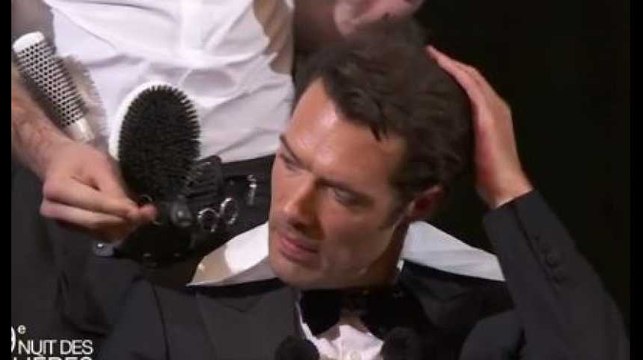Molières 2017 : Nicolas Bedos coiffé par Vincent Dedienne durant la pub (Vidéo)