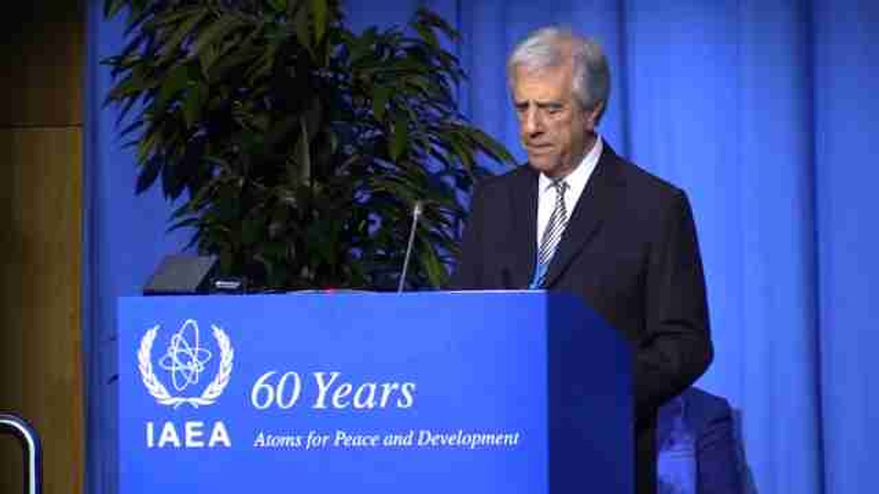 Vázquez insta al desarme nuclear ante confrontación con Corea del Norte