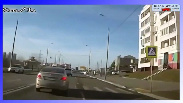 Ultimate Retarded Drivers Fails - Truck and Cars 2017 - PART