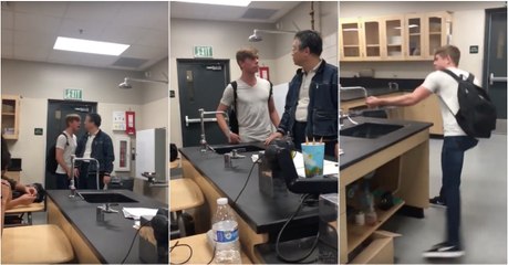 Professor é ofendido e ameaçado por aluno idiota durante a aula