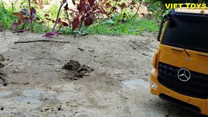 Скачать видео: Trucks for children   Excavator videos for children   Toys cars for child