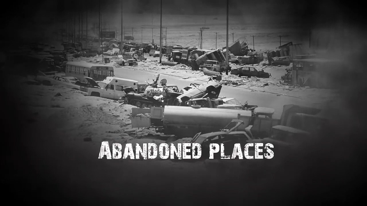 Abandoned cars in Dubai - Chevrolet Camaro RS. Abandoned sport cars in Du