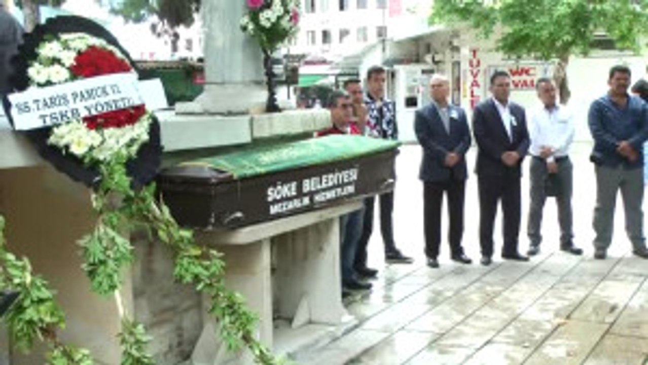 Ağaçtan Inerken Düşüp Ölen Kişi Defnedildi