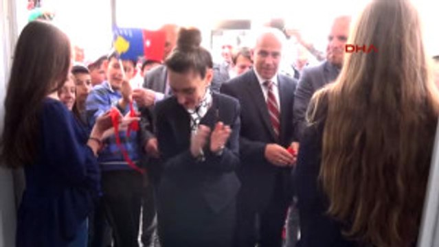 Türk Askeri Kosova'da Boşnak Köyünün Sağlık Ocağını Onardı