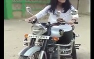 Woman Ride Motorbikes Best Skill Riding o
