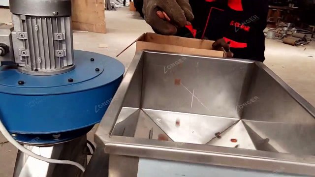 Cocoa Beans Peeling Crushing Machine