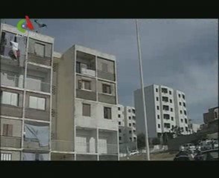 un algerien se suicide en direct !