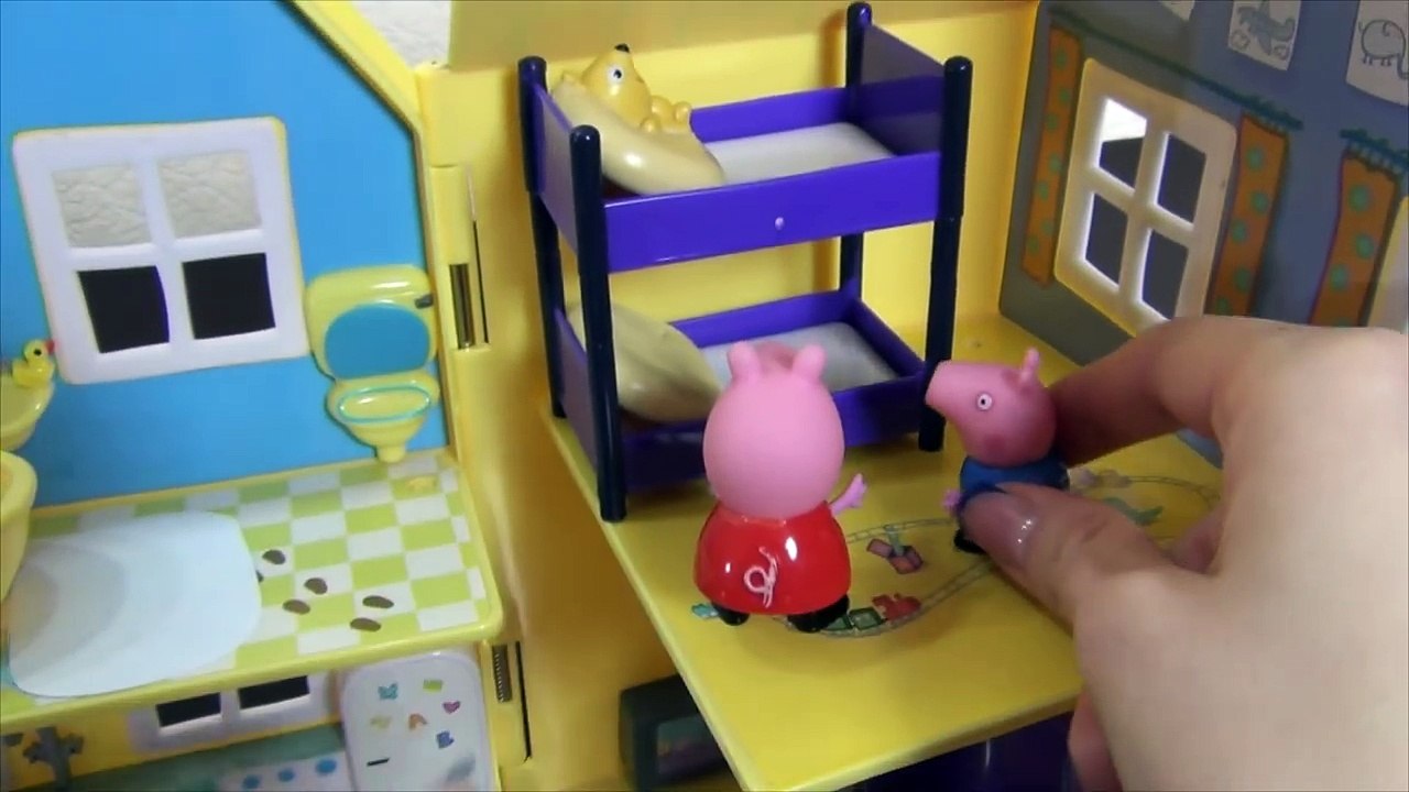 Peppa Pig in italiano. George dipinge dinosauro. Peppa e George dipingono in giardino