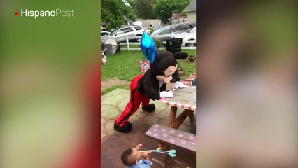 Este es el Mickey Mouse que jamás querrá en sus fiestas