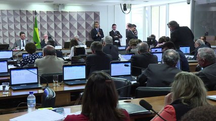 Senado brasileño retrasa votación de reformas laborales