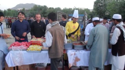 Tika Afganistan'da 500 Yetime Iftar Verdi