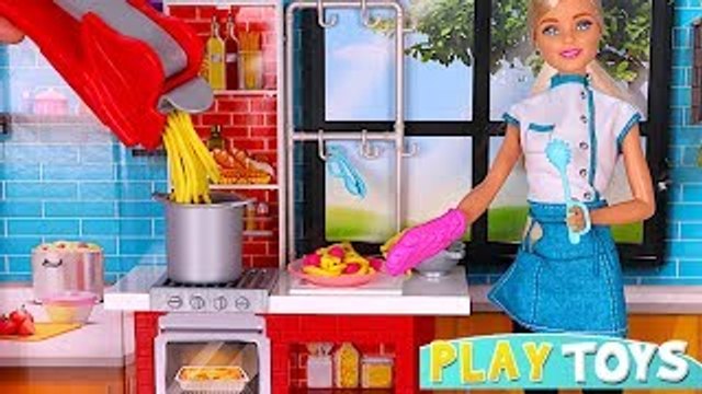 Barbie doll kitchen toys - Playing BARBIE CHEF cooking pasta toy food & Barbie doll morning routine