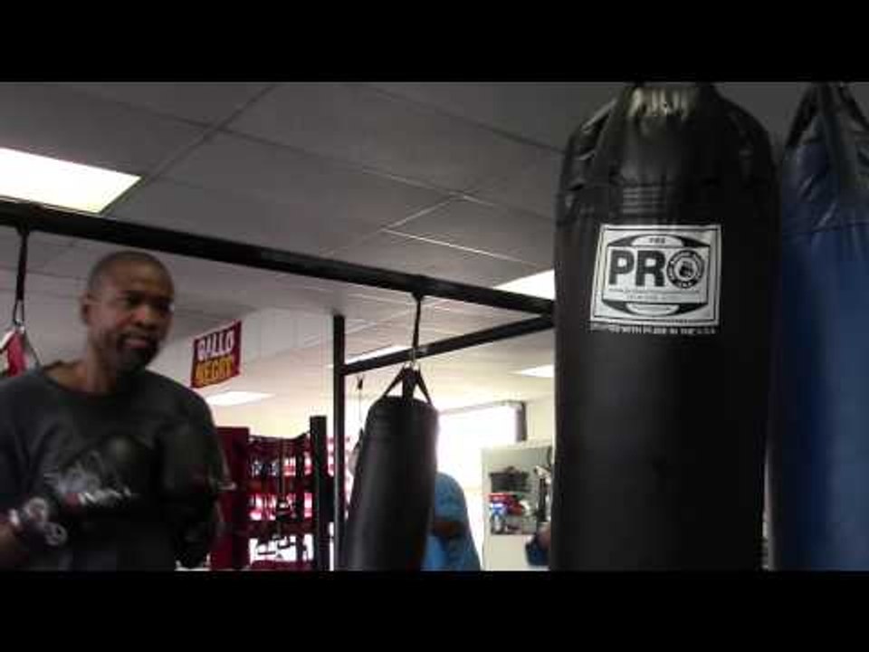 Joachim Alcine  getting ready for charlo working heavy bag EsNews Boxing