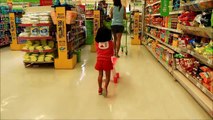 Baby Doing Grocery Shopping at Supermarket with Toy Shopping Cart - Donna The Explorer