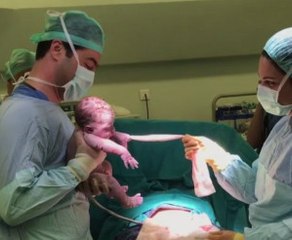 Yeni Doğan Bebek İnatçı Çıktı!