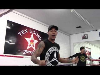 john molina and lil za working out at boxing gym - EsNews Boxing