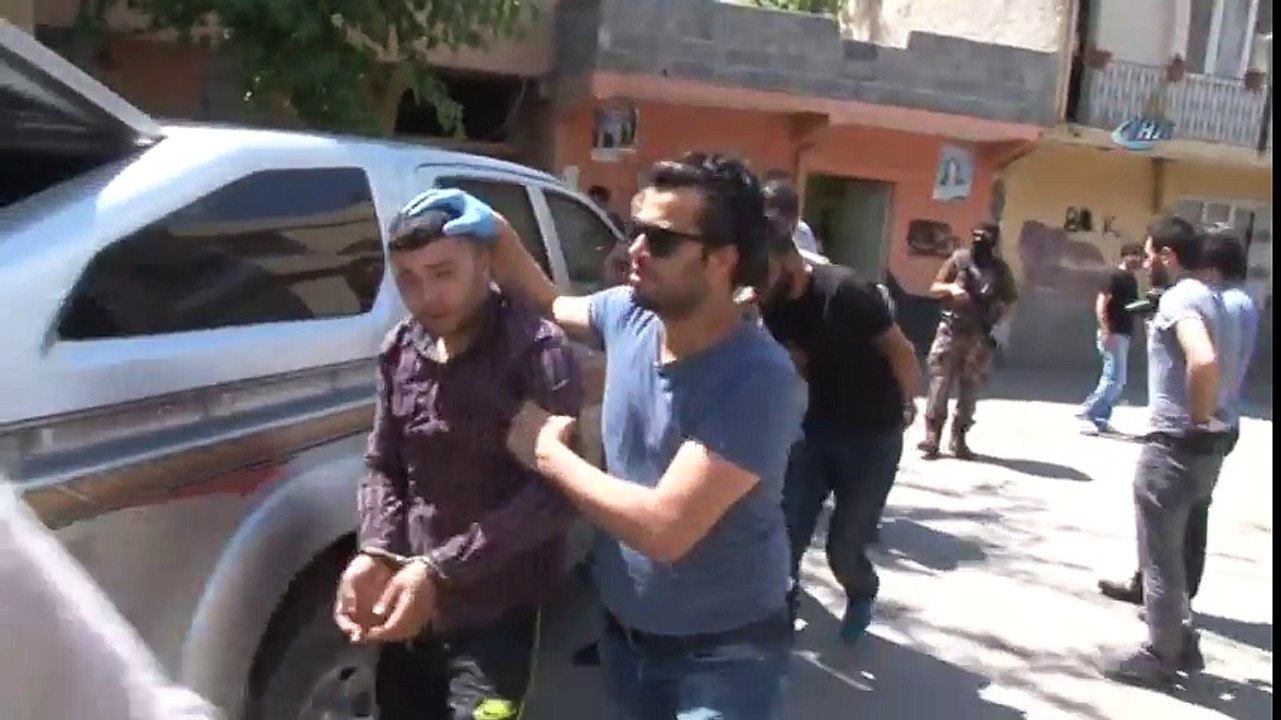 Polisten Kaçarken Arkalarında Cephane Bıraktılar