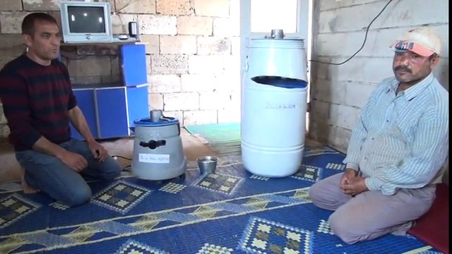 Tarım İşçileri Elektrikli Süpürge ve Fıçıdan Klima Yaptı