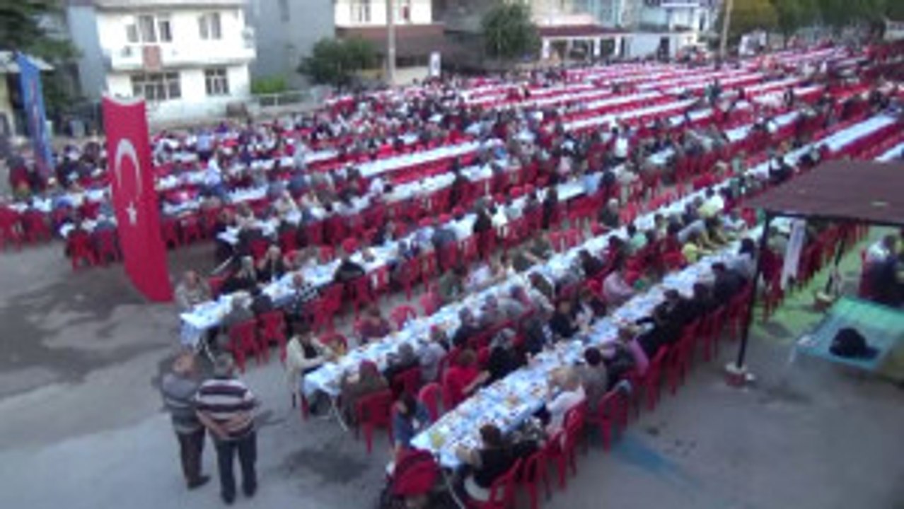 Ayvacık'ta Depremzedelere Iftar