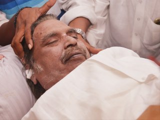 ఆయన ఆత్మ శాంతించాలని కోరుకుంటున్నా కొరటాల శివ | Director Koratala Siva Deep Condolence To Dasari Naryana Rao | YOYO TV CHANNEL