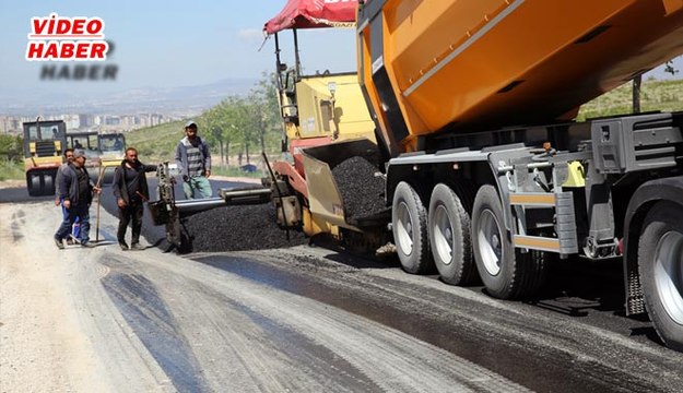 (31 MAYIS 2017) MELİKGAZİ ASFALTLAMA EKİPLERİ TURAN’DA BOZULAN YOLLARI YENİDEN ASFALTLADI…