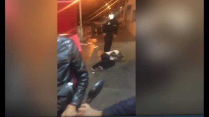 Seine-Saint-Denis : Des policiers frappent un homme à terre, les images chocs