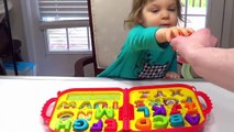 Best Learning Videos for Kids dsaSmart Kid Genevieve Teaches toddlers ABCS, Colors!