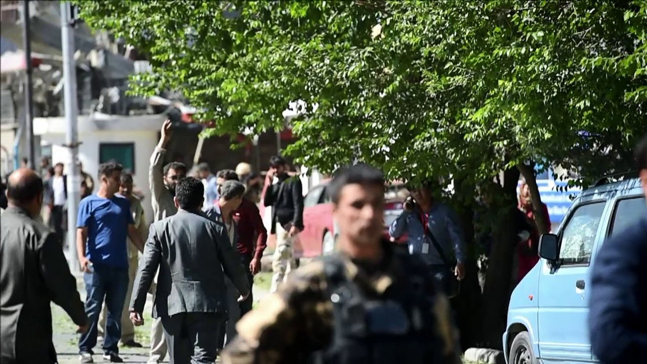 انفجار شاحنة مفخخة يوقع 80 قتيلا ومئات الجرحى ف...