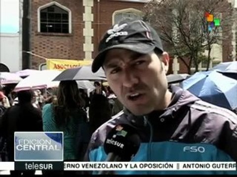 Maestros colombianos cumplen 9 días de paro indefinido