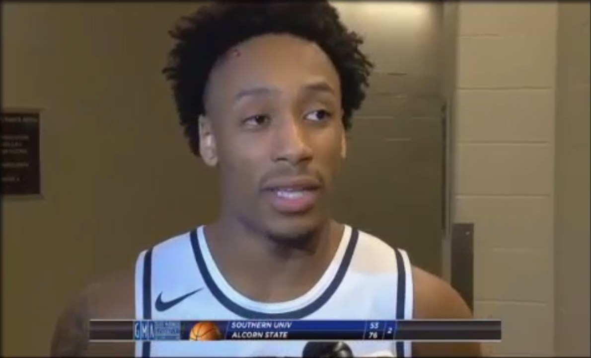 Fore's late steal seals Spider win over GW in A10 quarters