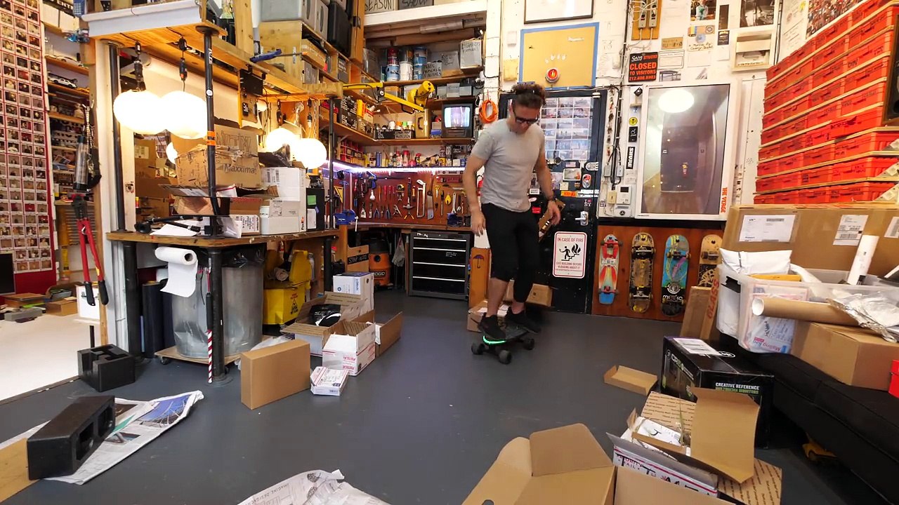 05.TINY CARBON FIBER HIGH POWERED ELECTRIC SKATEBOARD