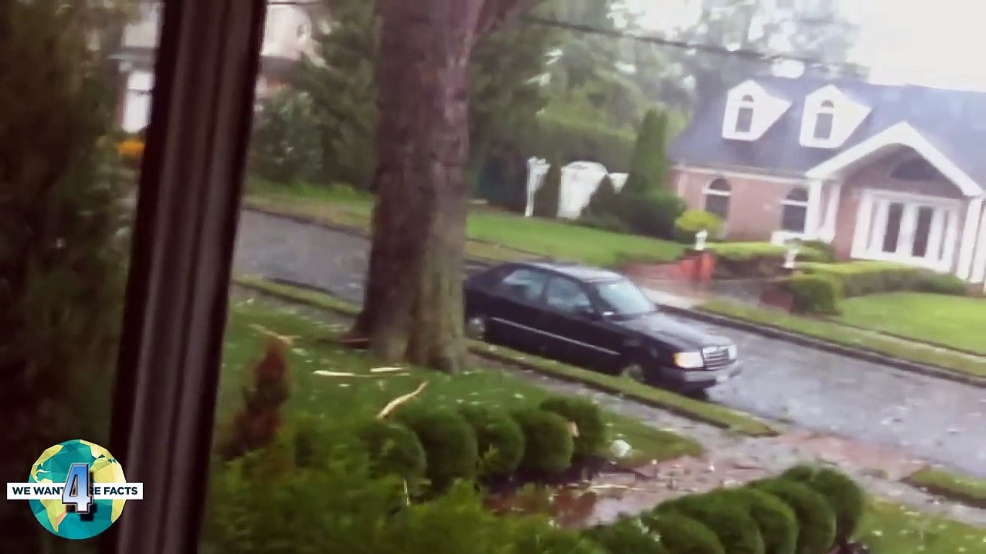 6 Horrifying Moments Of People Almost Hit By Lightning!