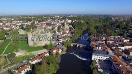 CLISSON ET SON CHÂTEAU VU PAR DRONE AU PRINTEMPS