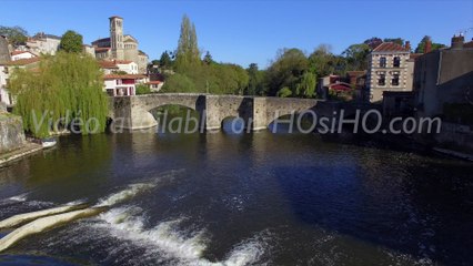 CLISSON ET SON CHÂTEAU VU PAR DRONE AU PRINTEMPS 1