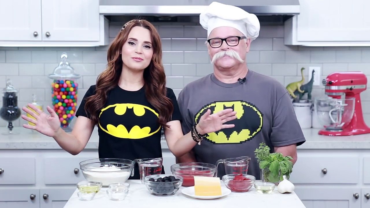 BATMAN PIZZA w  my Dad! - NERDY NUMMIES