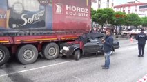 Yozgat Otomobil Kırmızı Işıkta Bekleyen Tır'a Arkadan Çarptı: 2 Ölü 2 Yaralı