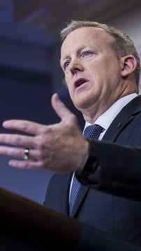 Spicer praises Trump, again and again