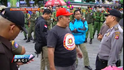 Tải video: Hendak Diusir, PKL Terlibat Adu Mulut dengan Satpol PP